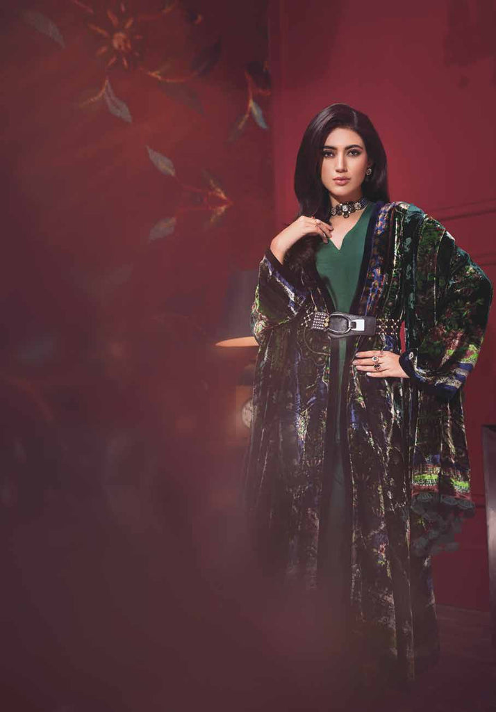 Gul Ahmed Winter Collection 2021 · 3 PC Velvet Suit with Velvet Dupatta – BVL-12004B