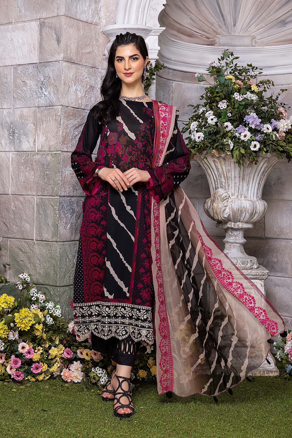 Lawn embroidered hotsell suits 2018