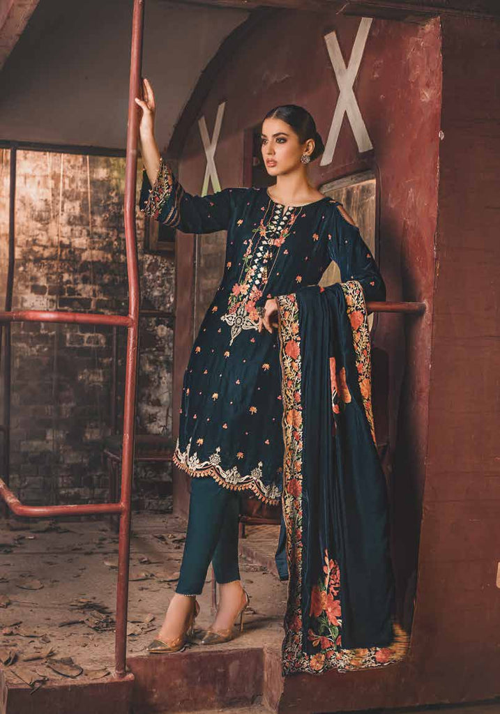 Gul Ahmed Winter Collection 2021 · 3 PC Premium Velvet Suit with Velvet Dupatta – WV-12008